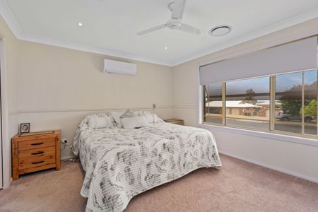 21 Lamilla Street Glenfield Park NSW - Photo 5