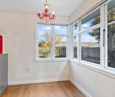 Spacious Family Home - Photo 2