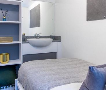 1 bedroom in a flat share to rent - Photo 6