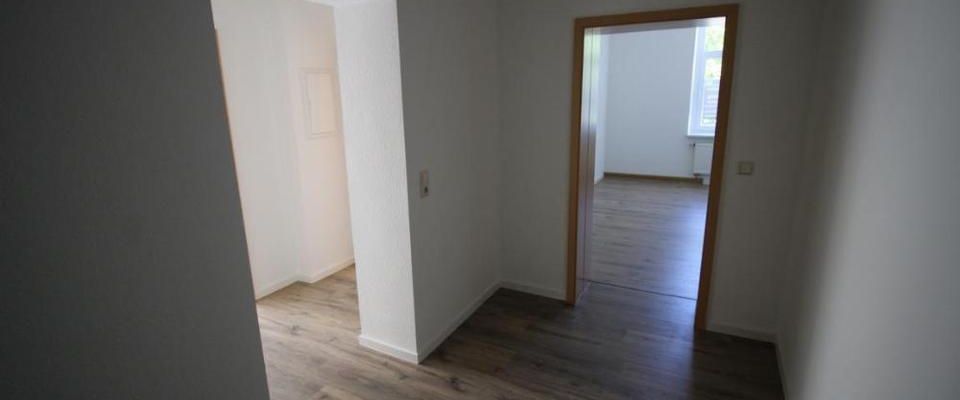große 2 Zimmer Wohnung mit großes Bad und EBK in Oelsnitz/ Vogtl. - Foto 1