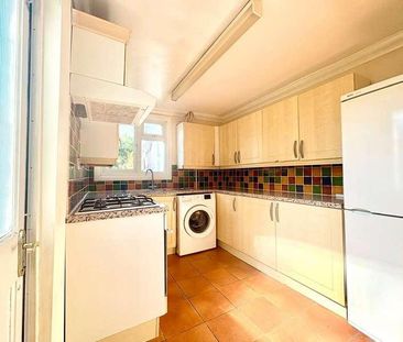 Queens Road, Farnborough, Hampshire, GU14 - Photo 6