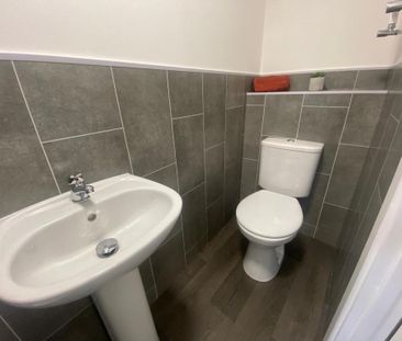 9 bedroom house share to rent - Photo 4