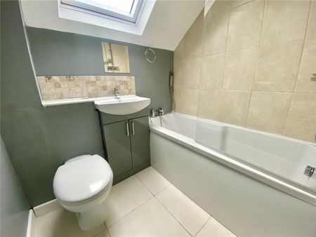 2 bedroom end of terrace house to rent - Photo 5