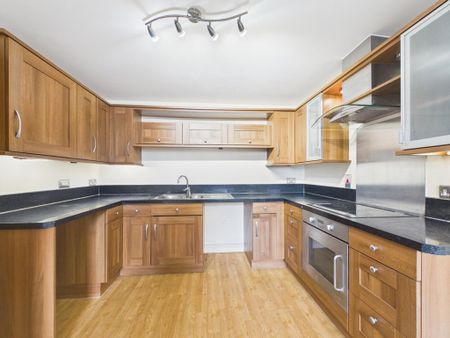 2 bedroom flat to rent - Photo 3