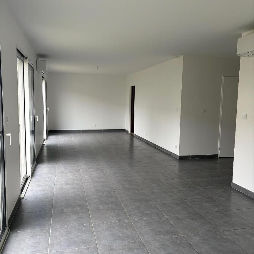 Location Maison 8 pièces 170m² VILLENAVE D ORNON 33140 - Photo 1