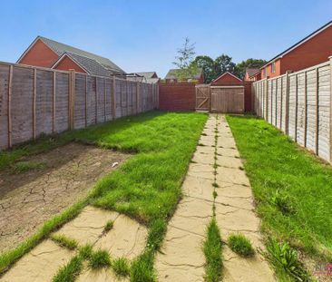 4 bedroom semi-detached house to rent - Photo 1