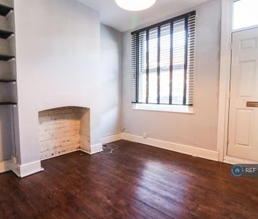 2 bedroom semi-detached house to rent - Photo 3