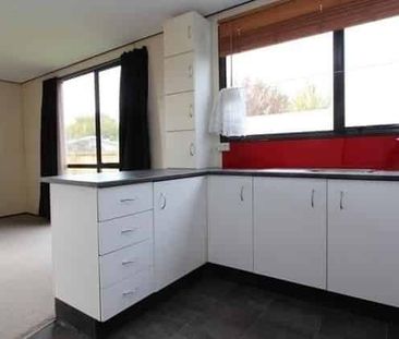 Tidy Two Bedroom Home - Photo 3