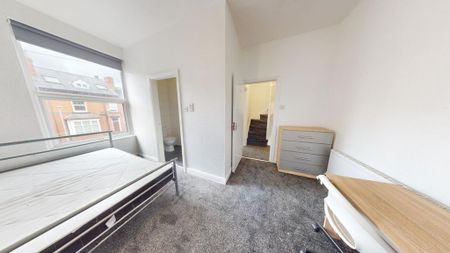 3 bedroom terraced house to rent - Photo 4