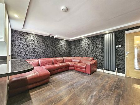 3 bedroom maisonette to rent - Photo 2