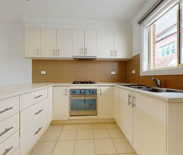 Idea living in a perfect spot! - Photo 4