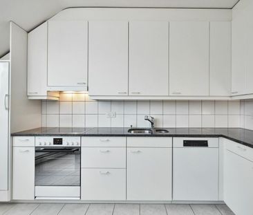 4 1/2-Zimmerdachwohnung mit schöner Aussicht & Cheminée - Foto 6