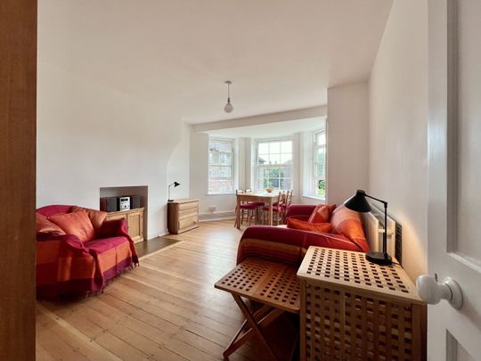 Flat to rent - Green Hundred Road, London, SE15 - Photo 1