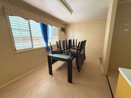 Walking Distance to Local Shops&comma; Sporting Clubs and Pubs - Photo 2