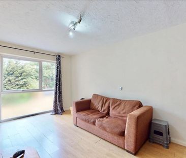 2 bedroom Flat To Let - Photo 1