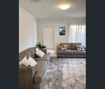 Boutique Living in Leafy Heathpool - Photo 4