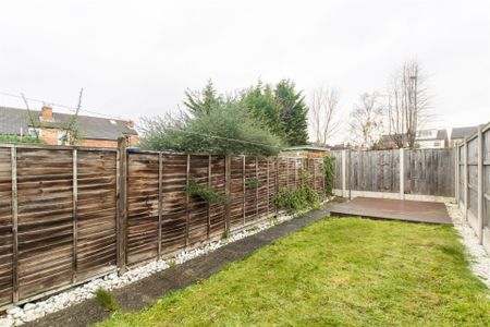 2 bedroom Terraced House to rent - Photo 4