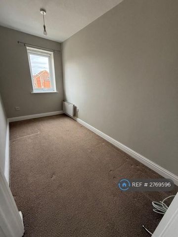 2 bedroom terraced house to rent - Photo 2