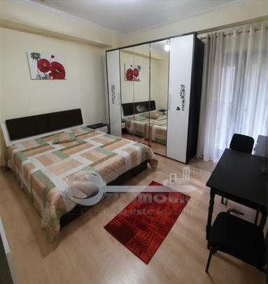 Apartament cu 1 cameră, curte și parcare proprie | La 3 minute de Palas Mall - Fotografie 1