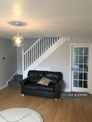 2 bedroom semi-detached house to rent - Photo 2