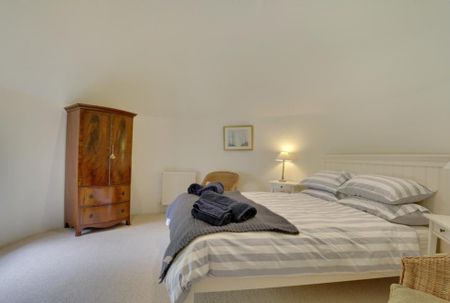 3 bedroom detached house to rent - Photo 4