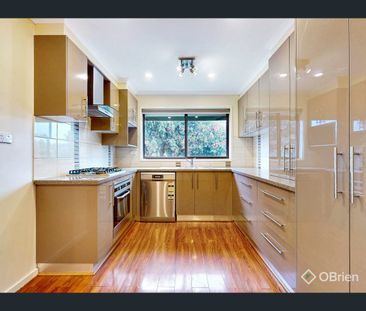 1/2 Blaxland Avenue, Cranbourne, Vic 3977 - Photo 2