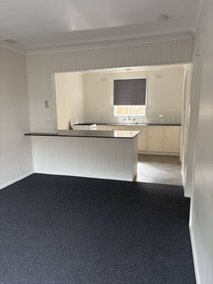 FULLY RENOVATED 1 BEDROOM UNIT - Photo 1