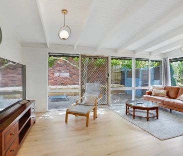 Warm, inviting and fully renovated throughout! - Photo 2