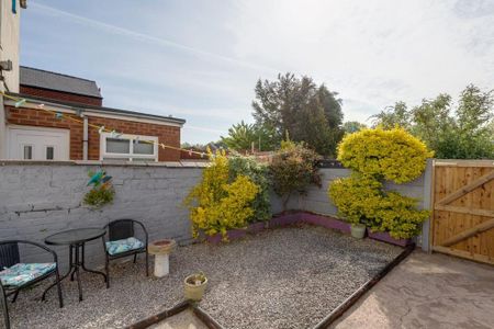 2 bedroom terraced house to rent - Photo 3