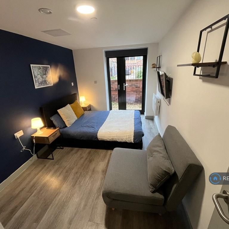 1 bedroom flat to rent - Photo 1