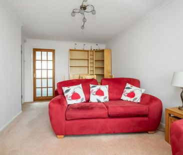 2 bedroom terraced house to rent - Photo 2