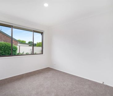 Family Comfort and Easy Living in a Quiet Moss Vale Setting - Photo 5