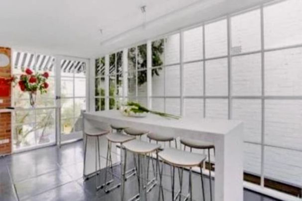 studio near Darling Street South, Melbourne - Photo 1