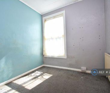 4 bedroom terraced house to rent - Photo 3