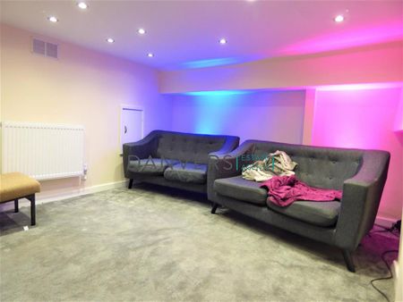 4 bedroom terraced house to rent - Photo 2