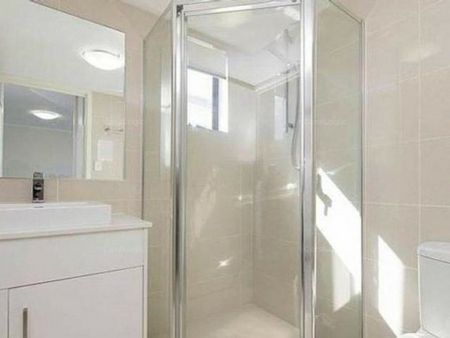 MODERN FURNISHED 2 BEDROOM APARTMENT IN A FANTASTIC LOCATION - Photo 5