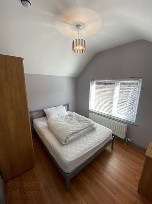 Great Accommodation, 54 Fitzroy Avenue, BT71HX, Belfast - Photo 1