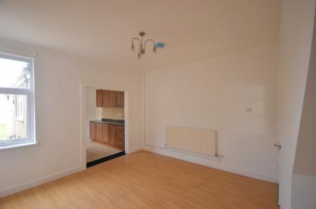 2 bedroom Terraced House To Let - Photo 1