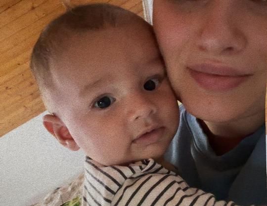 Mama und 8 Monate alter Sohn suchen dringend ein neues Zuhause! - Photo 1