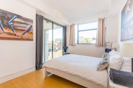 3 bedroom flat to rent - Photo 3