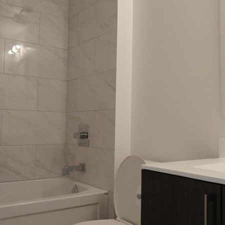 For Lease - 56 Annie Craig Drive Unit# 302, Toronto, Ontario - Photo 4