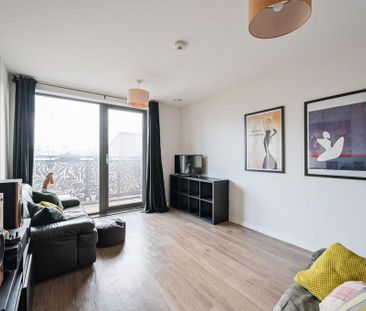 2 bedroom flat to rent - Photo 2