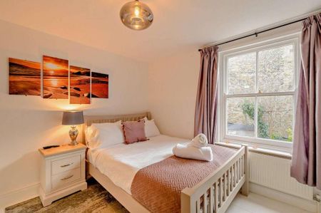 4 bedroom terraced house to rent - Photo 5