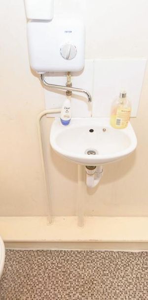 1 bedroom apartment to rent - Photo 2