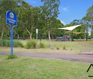 Charming Two-Bedroom Residence in Canterbury - Photo 1