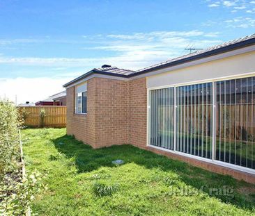 3 Hartland Road, Point Cook VIC 3030 - House For Rent | Domain - Photo 6