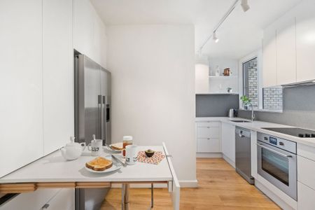High Floor Two Bedroom Apartment with Spectacular Views - Photo 3