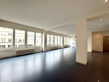 Grosse renovierte 2-Zwg im Zentrum an der Bahnhofstrasse in Biel - Foto 2