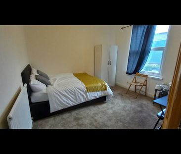 Room in a Shared House, Stevenage Road, E6 - Photo 3