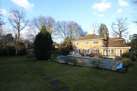 West Byfleet, Surrey, KT14 - Photo 2